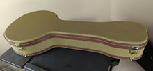 Load image into Gallery viewer, "Not Quite Perfect" DUKE10-V3 Banjolele | Tweed Case [206045-41]
