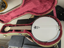 Load image into Gallery viewer, "Not Quite Perfect" DUKE10-V3 Banjolele | Tweed Case [206045-41]