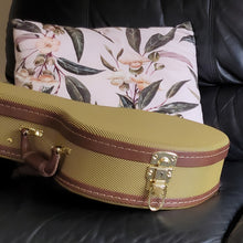 Load image into Gallery viewer, Custom Tweed Hard Case for DUKE10 Banjolele